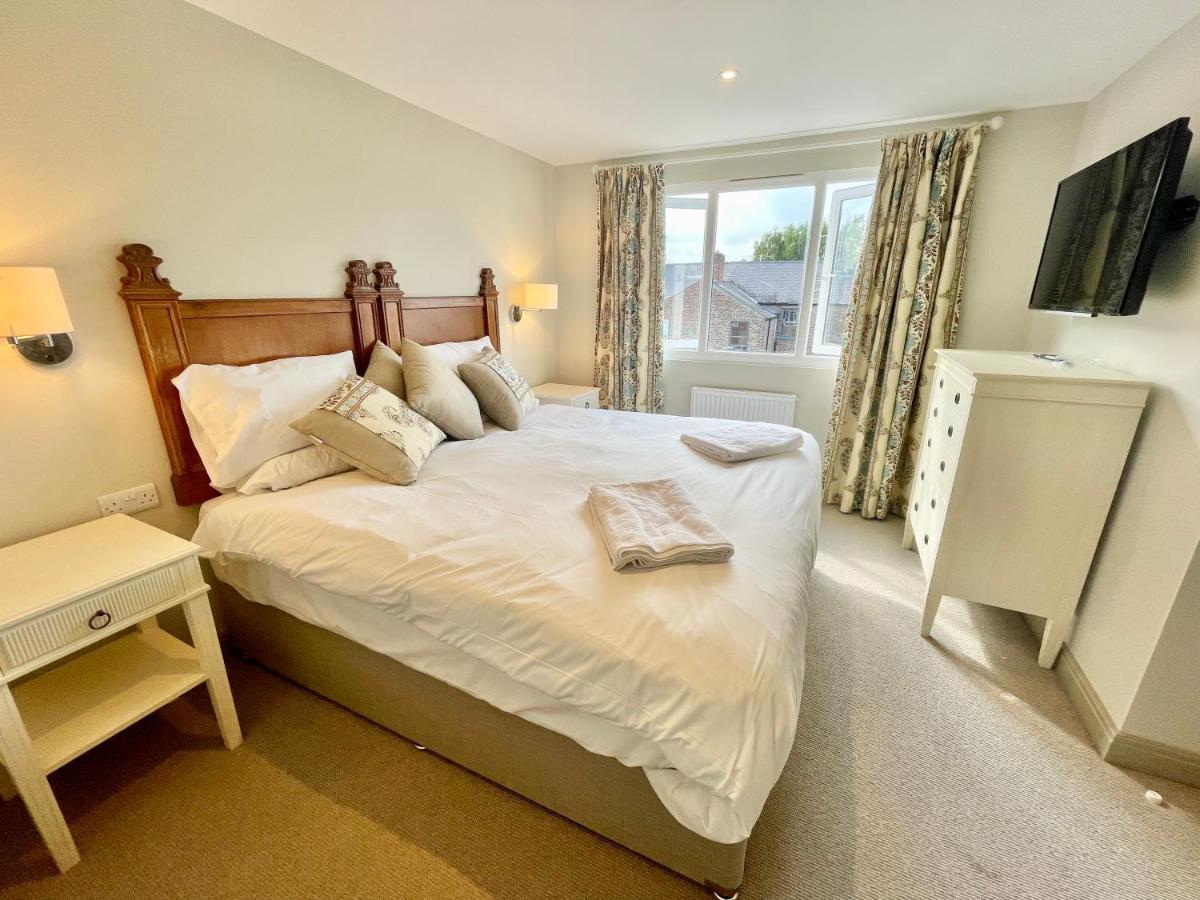 Central Townhouse With Free Off Road Parking And Garden York Exterior photo