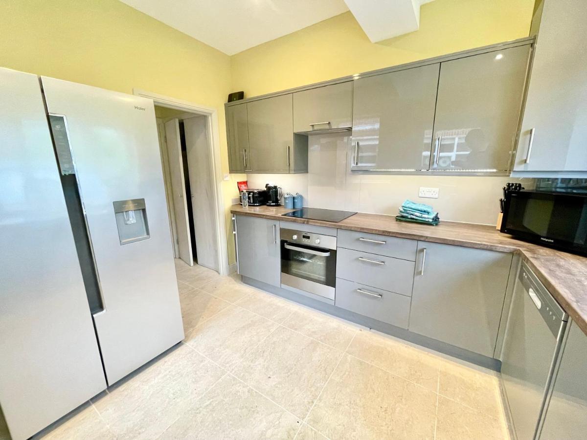 Central Townhouse With Free Off Road Parking And Garden York Exterior photo