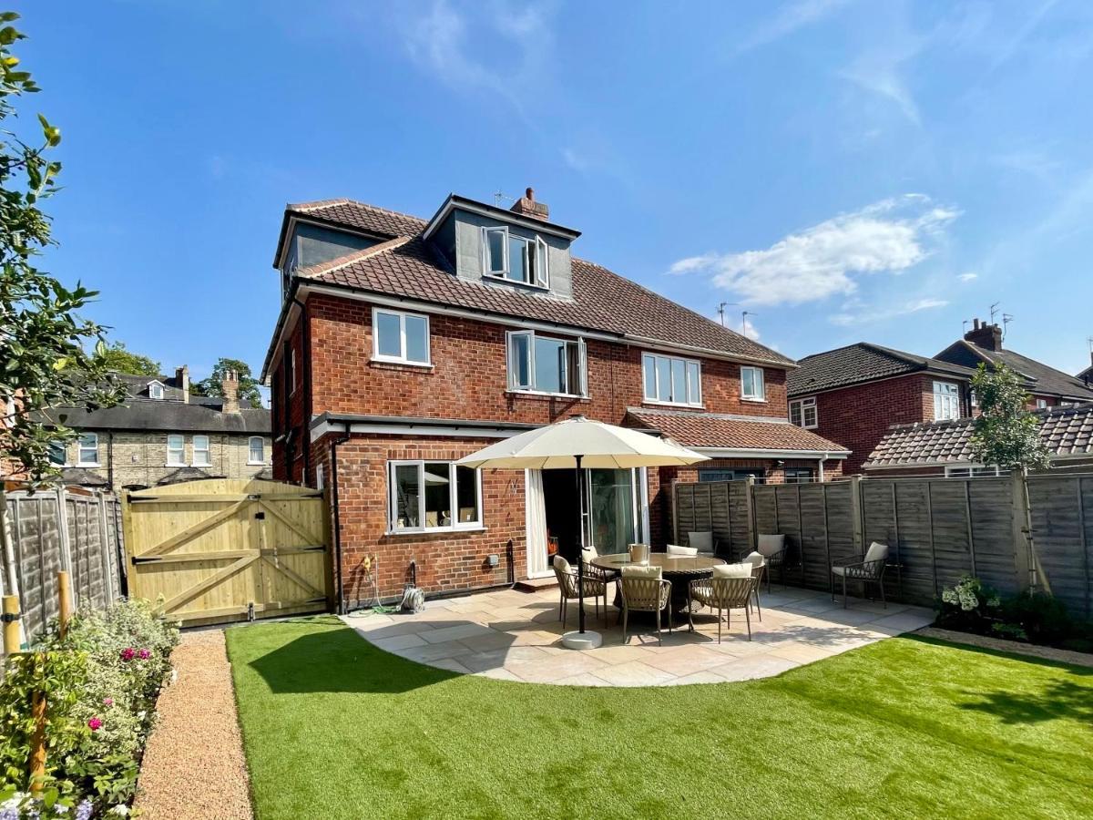 Central Townhouse With Free Off Road Parking And Garden York Exterior photo
