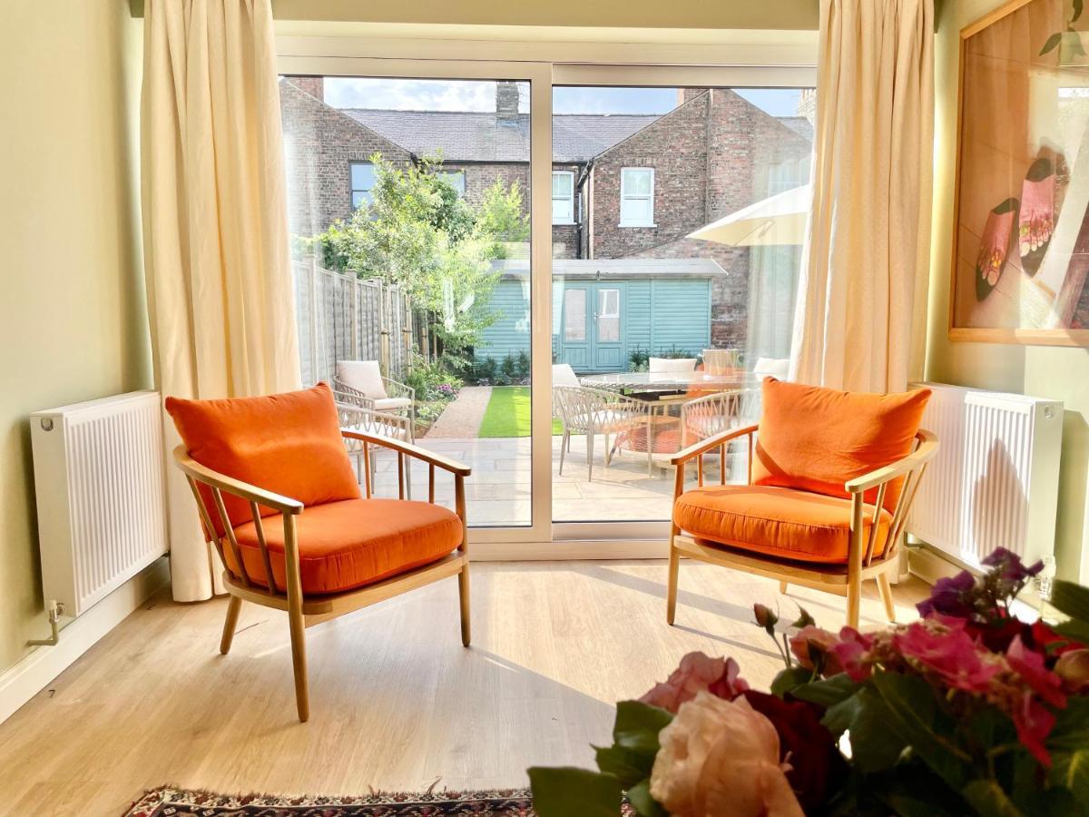Central Townhouse With Free Off Road Parking And Garden York Exterior photo