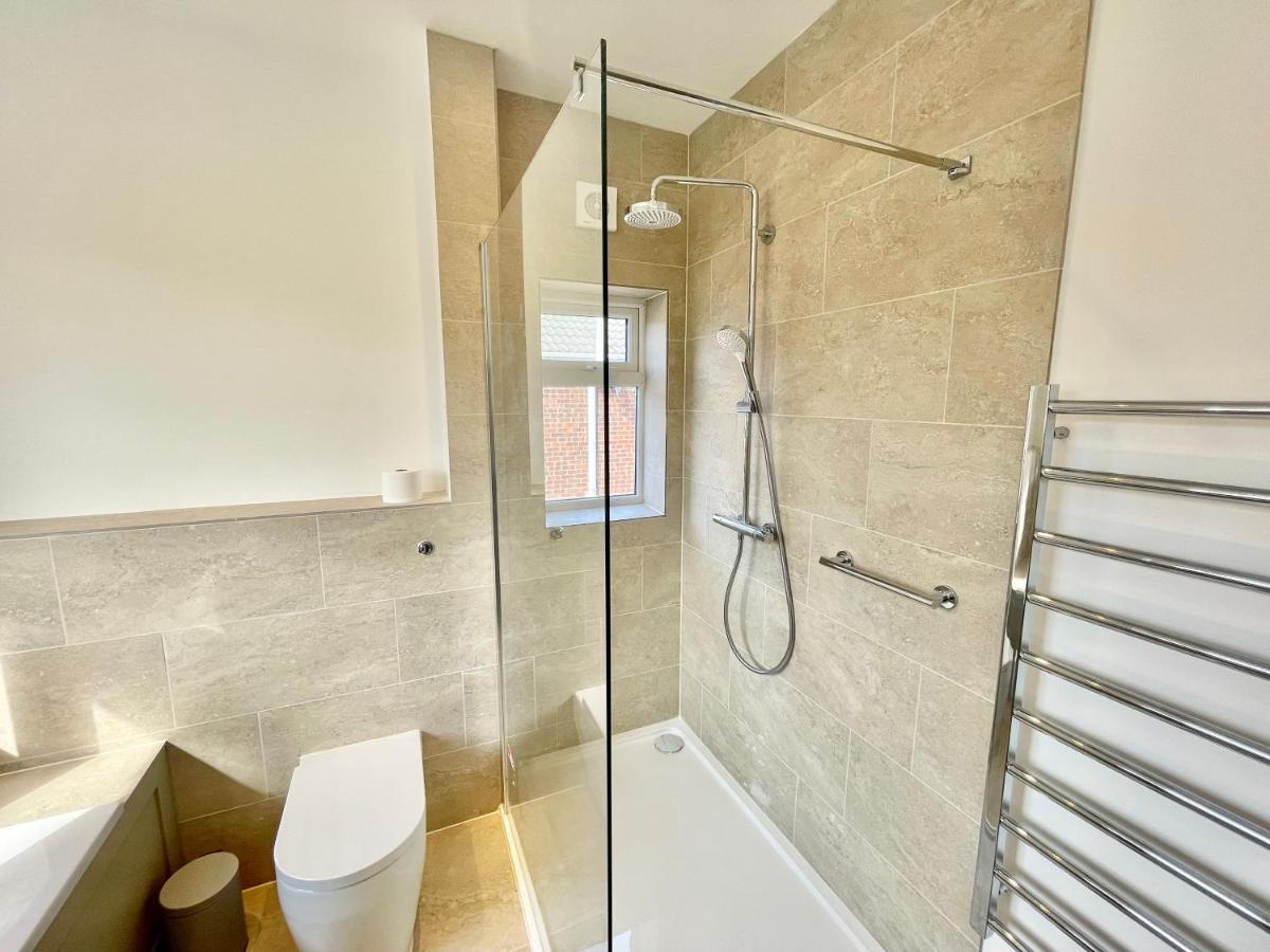 Central Townhouse With Free Off Road Parking And Garden York Exterior photo